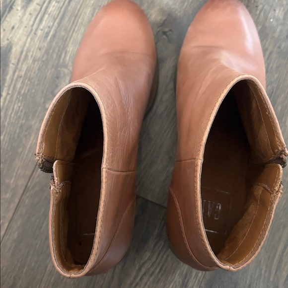 Leather Gap booties in excellent condition - Picture 8 of 12